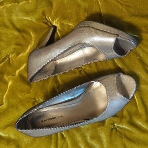 Sparky silver heels